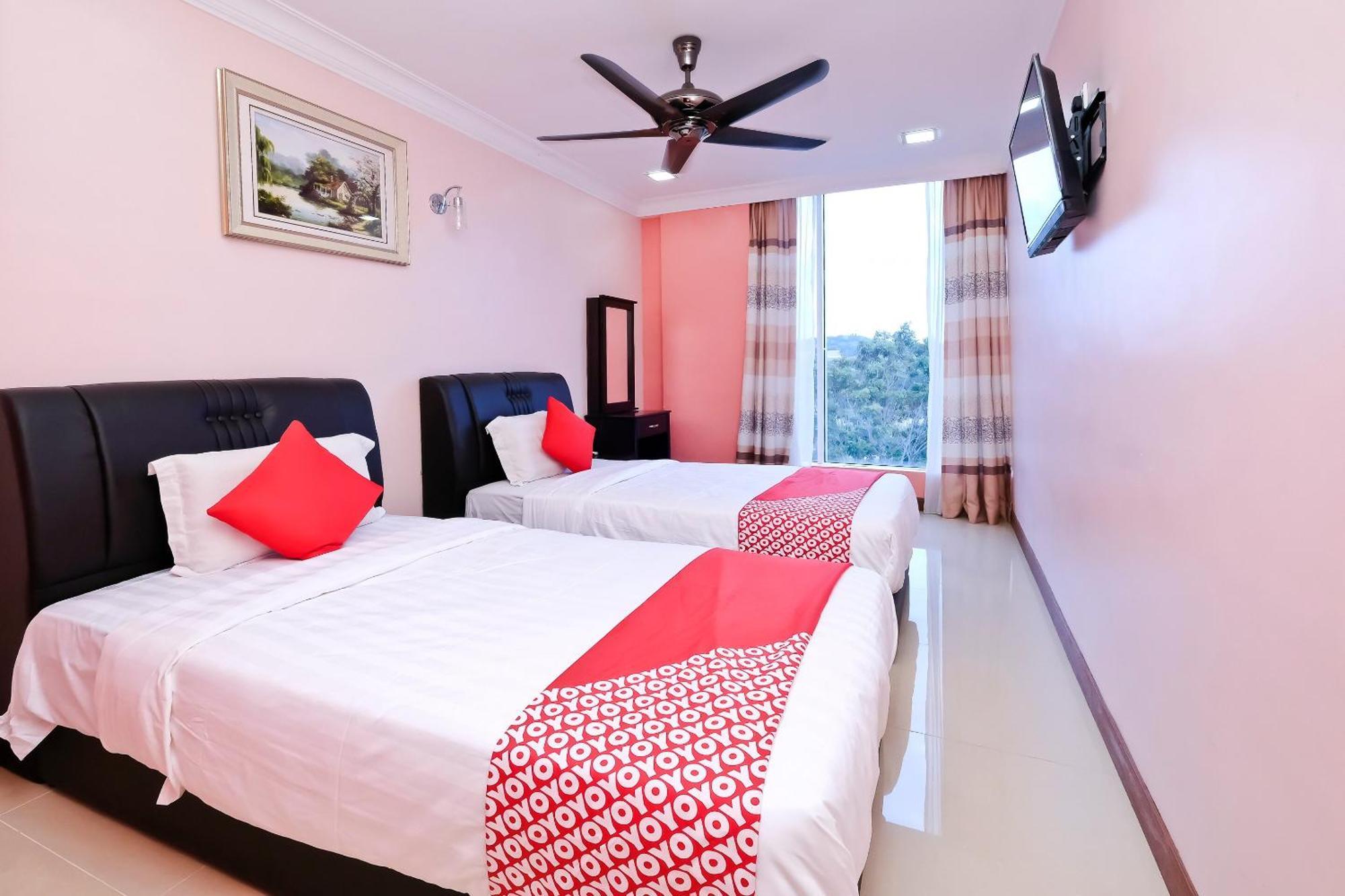 Oyo 714 Arina Hotel Бангі Екстер'єр фото