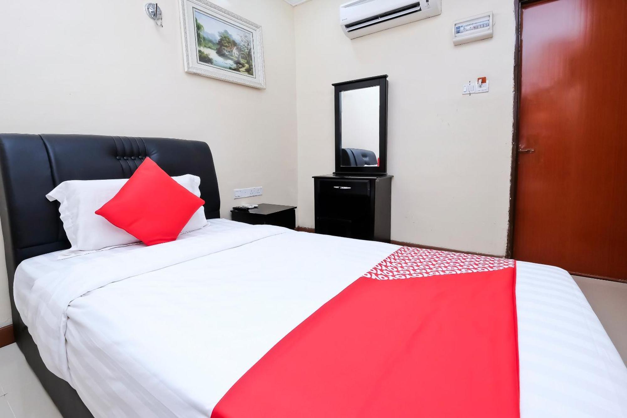 Oyo 714 Arina Hotel Бангі Екстер'єр фото