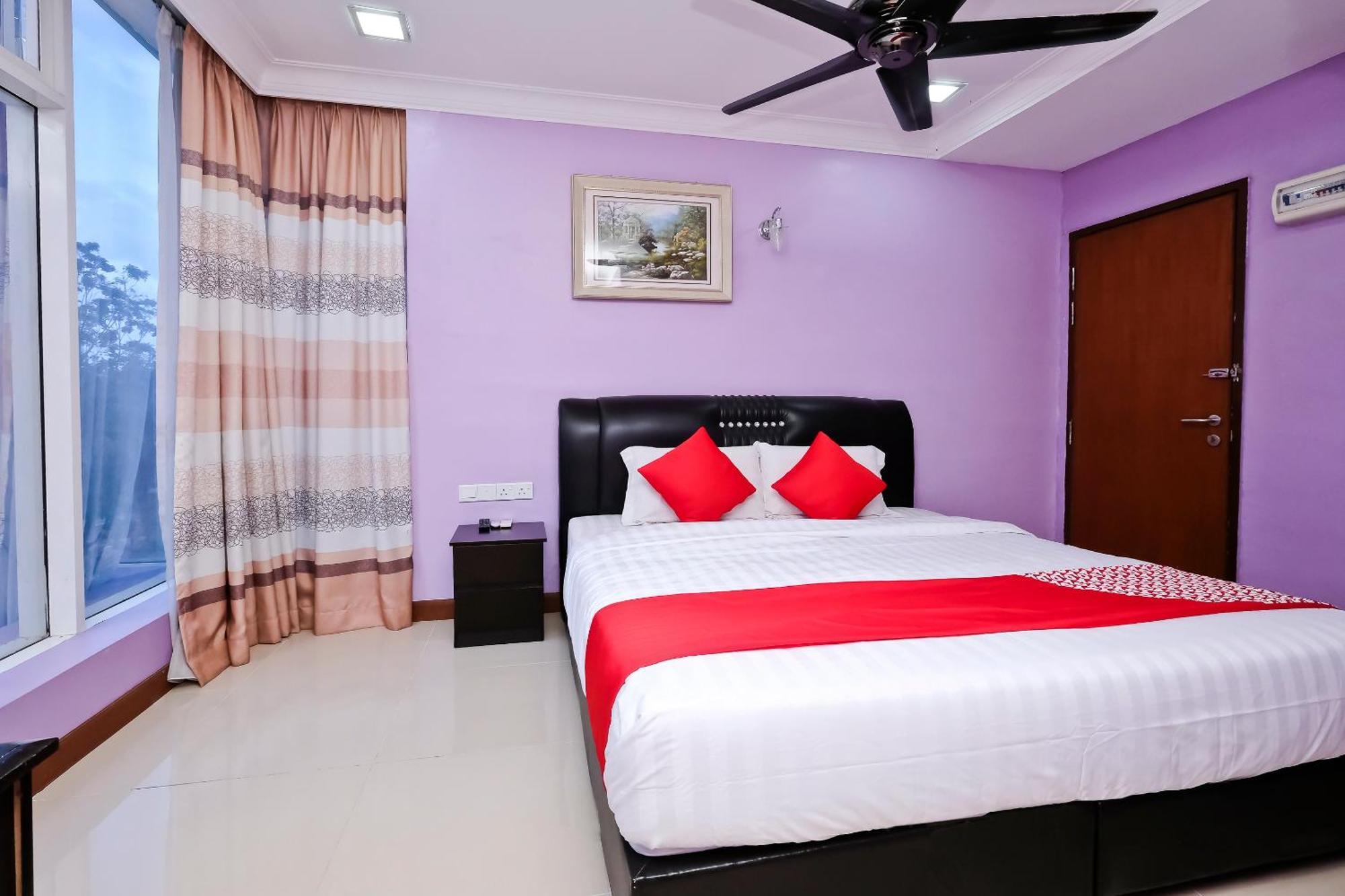 Oyo 714 Arina Hotel Бангі Екстер'єр фото